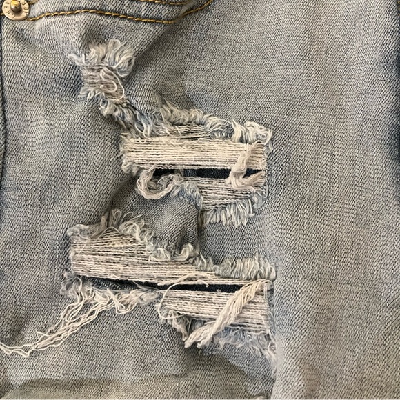 High rise, curvy midi light blue jean shorts - Picture 2 of 5